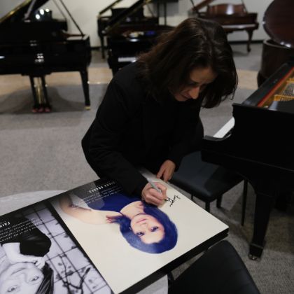 /news/Steinway-Artist---Educator-Luciana-Soares-Honored-with-Steinway-Top-Teacher-Award
